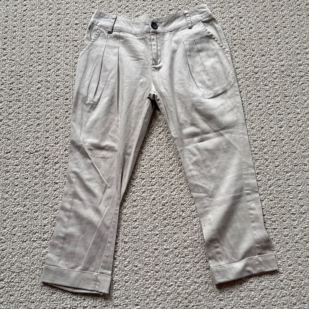 Cream capris